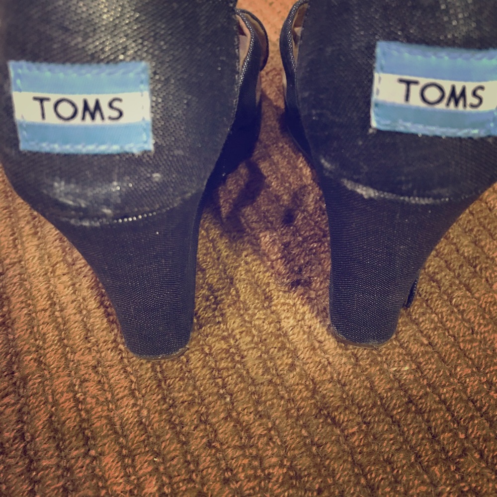 TOMS Shoes